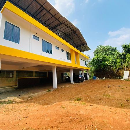 Erumely Central Homes Mundakāyam Exteriér fotografie