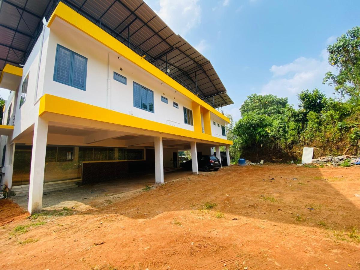 Erumely Central Homes Mundakāyam Exteriér fotografie